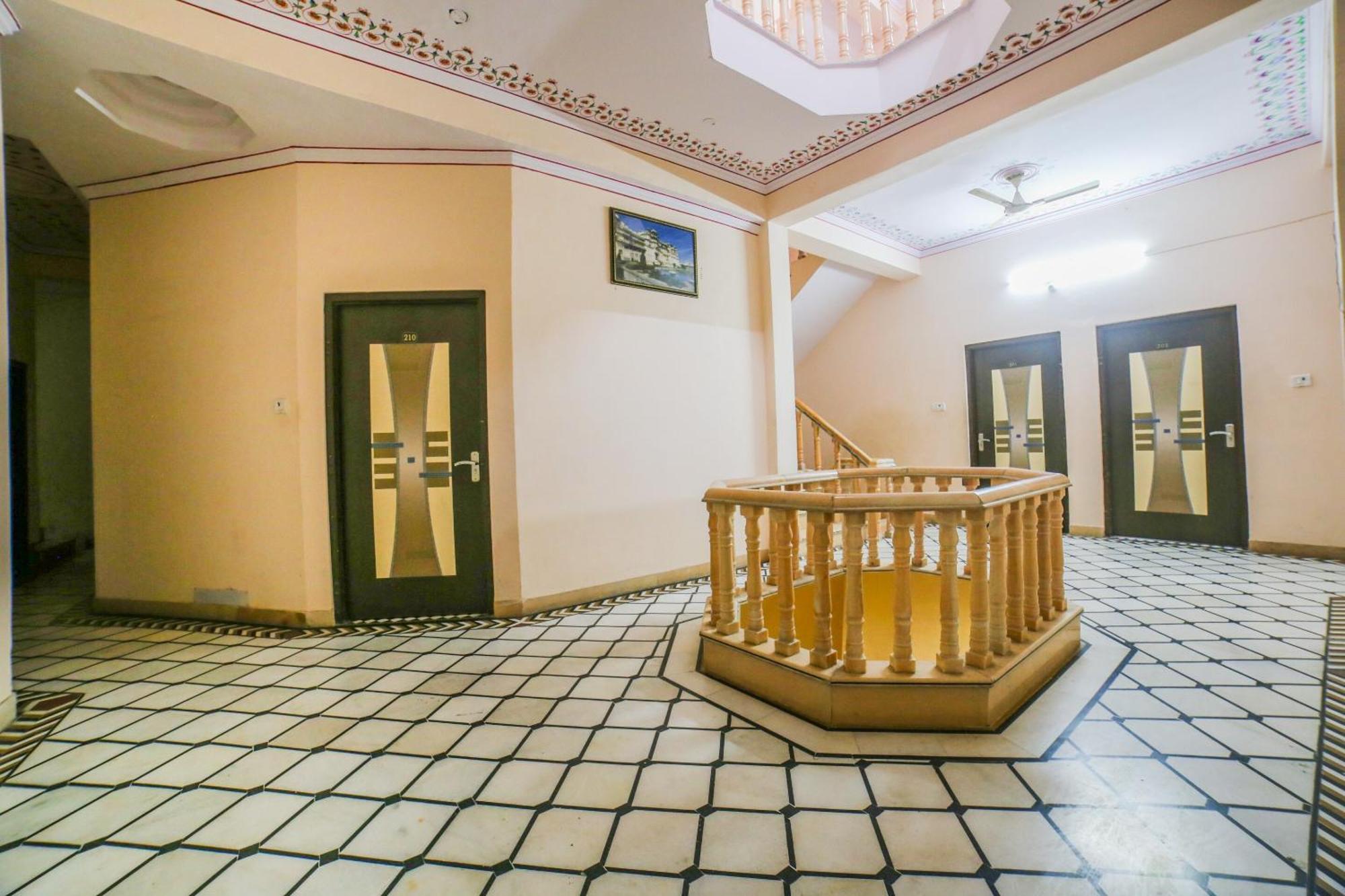 Collection O 36316 Hotel White Palace Džajpur Exteriér fotografie