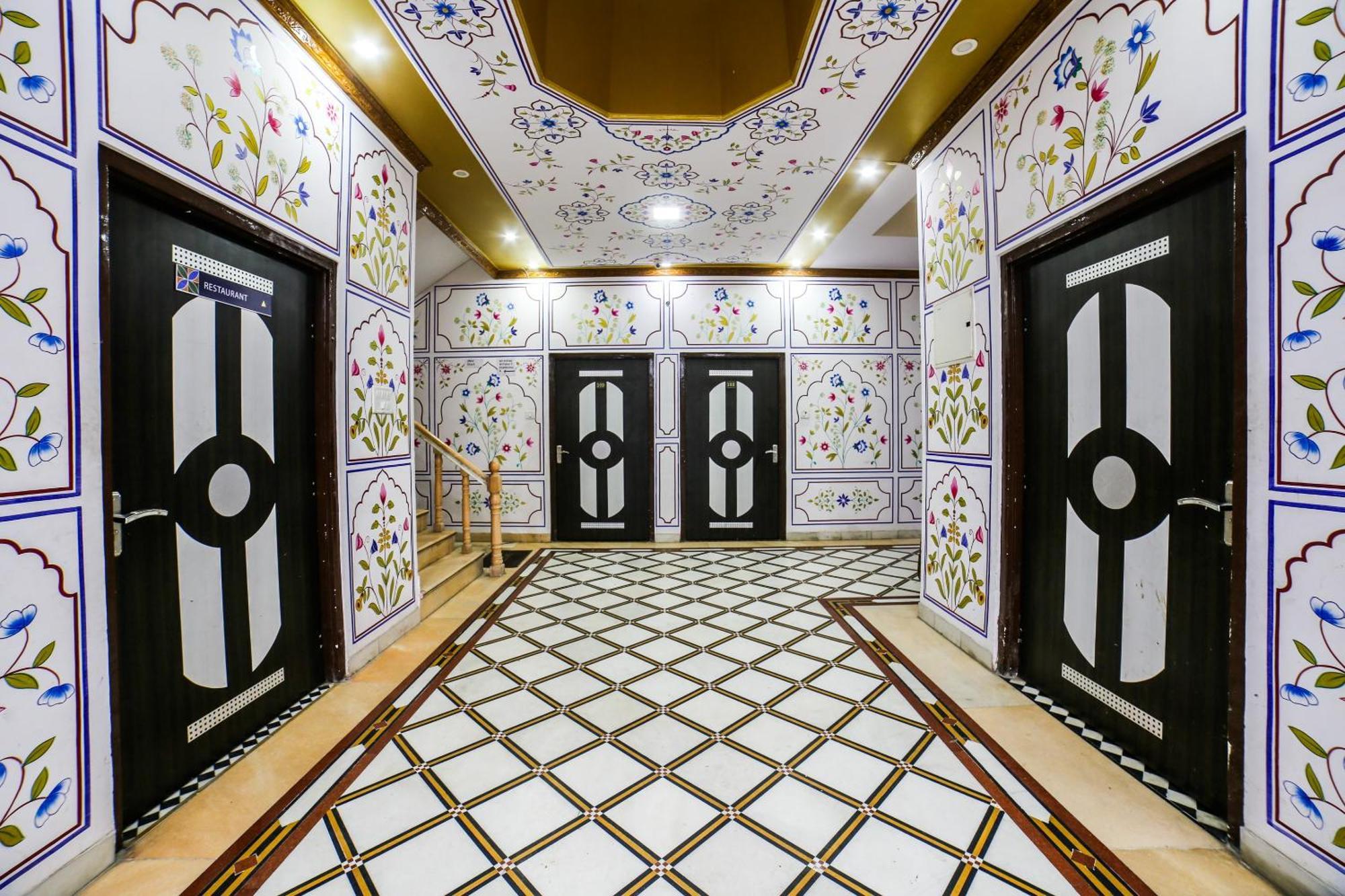 Collection O 36316 Hotel White Palace Džajpur Exteriér fotografie